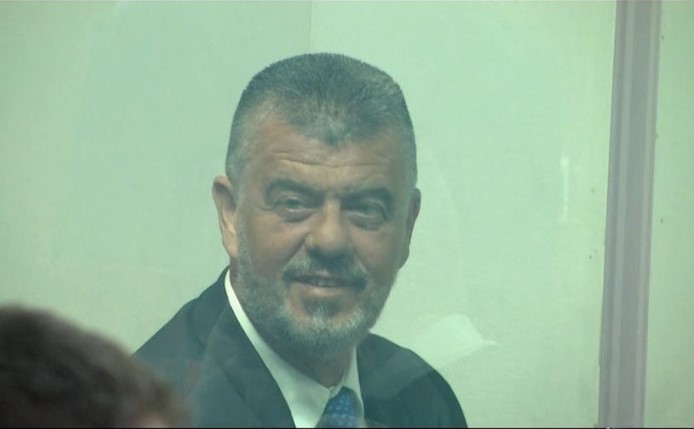Ka nënën sëmurë, Lefter Koka lë përkohësisht qelinë e burgut
