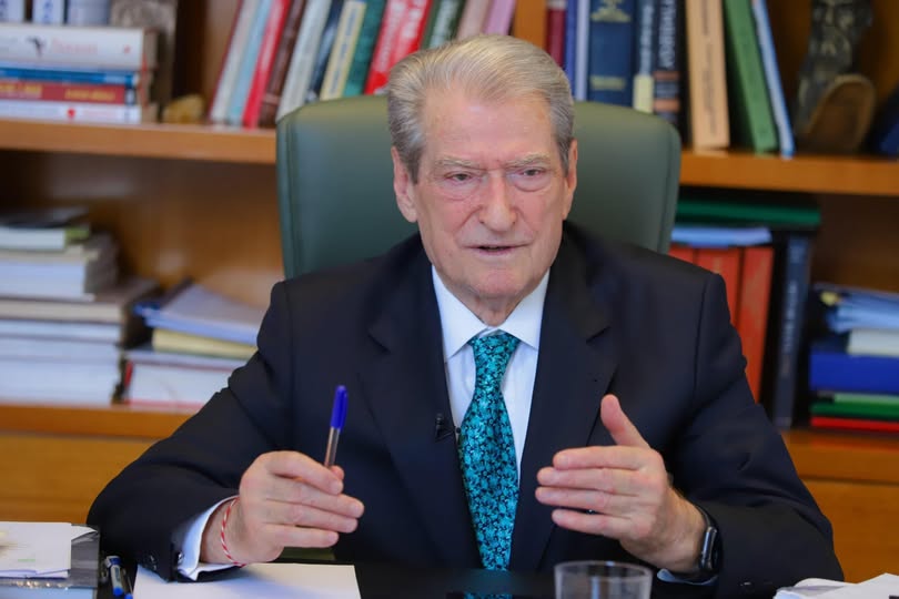“Moszbatimi i vendimit të Gjykatës, akt i rëndë antikushtetues”- Sali Berisha: Dëshmon tmerrin e Lubi Ballukut, në laptop-ët e gazetarëve të News24 janë dosjet kriminale