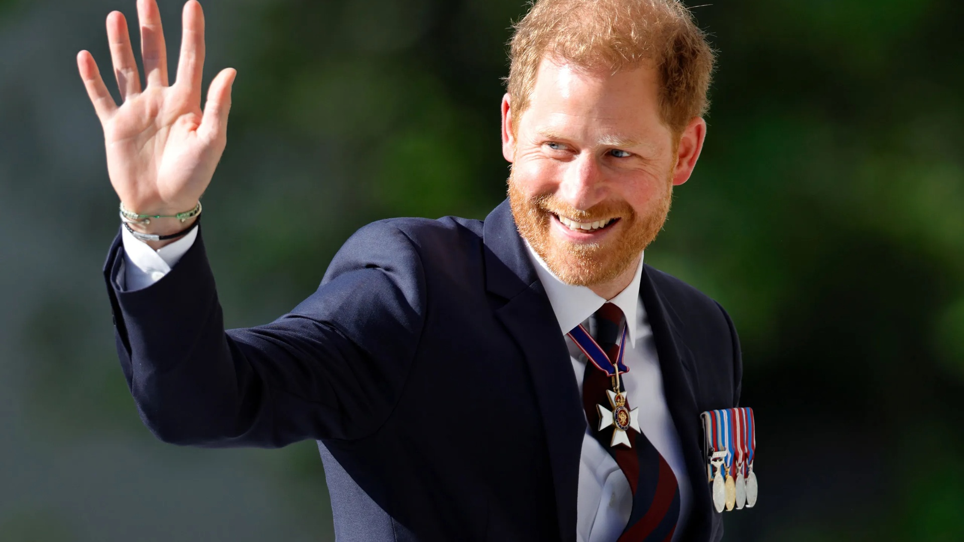 Për herë të parë pas ndarjes nga jeta të Mbretëreshës Elizabeth II, Princi Harry rikthehet në Londër për shkak se…