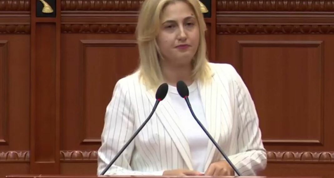 ‘Republika e qokave, jo e ligjeve’, Zhupa revoltohet pasi Rama i dha shtetësinë Zhegrovës: Nder personal!