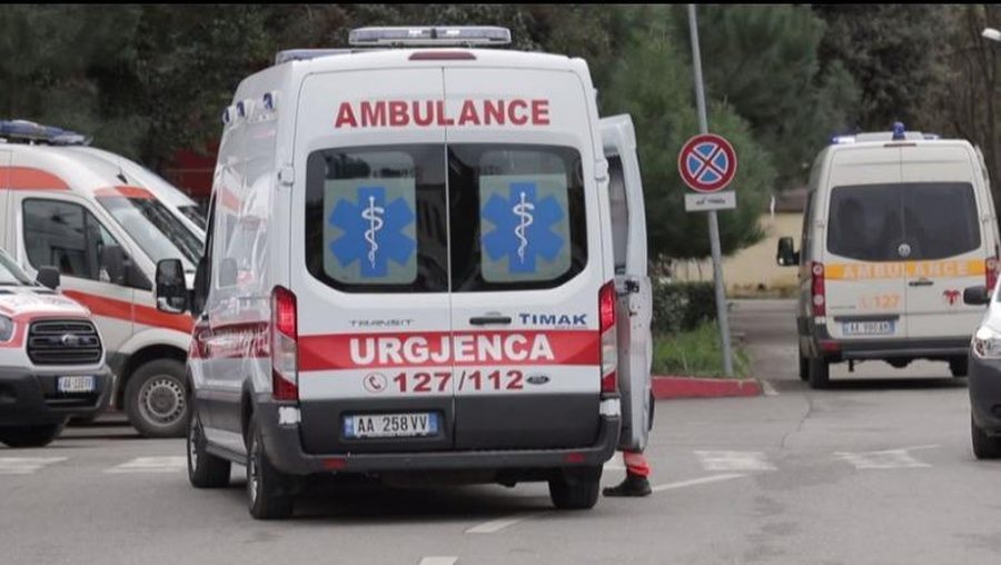 Ngjarje e rëndë, 40-vjeçari rrëzohet në një terren të thepisur dhe humb jetën