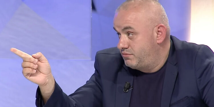 “Strukturat kriminale lidhje me pushtetin”/ Trondit gazetari për atentatin: Shteti e ka dhënë Shkodrën me