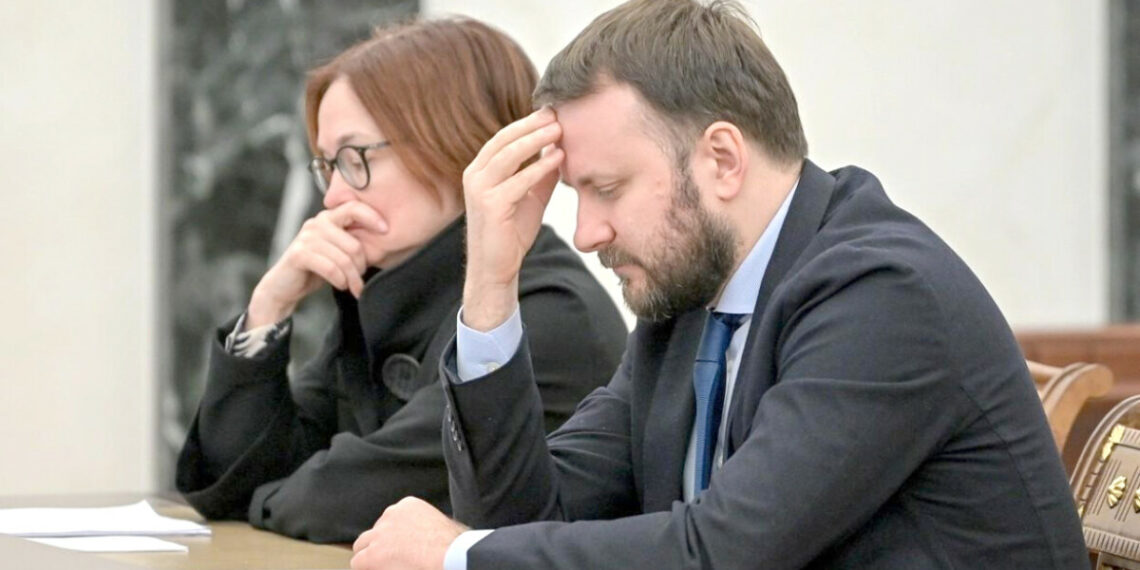 Bankieri i fuqishëm rus sulmon “Zonjën e Hekurt” të Putinit/ Paralajmëron se Rusia është në prag të …