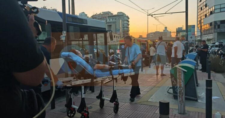 Tragjedia përsëritet/ Tramvaji përplaset me autobusin, raportohen rreth 30 të plagosur në Greqi (Video)