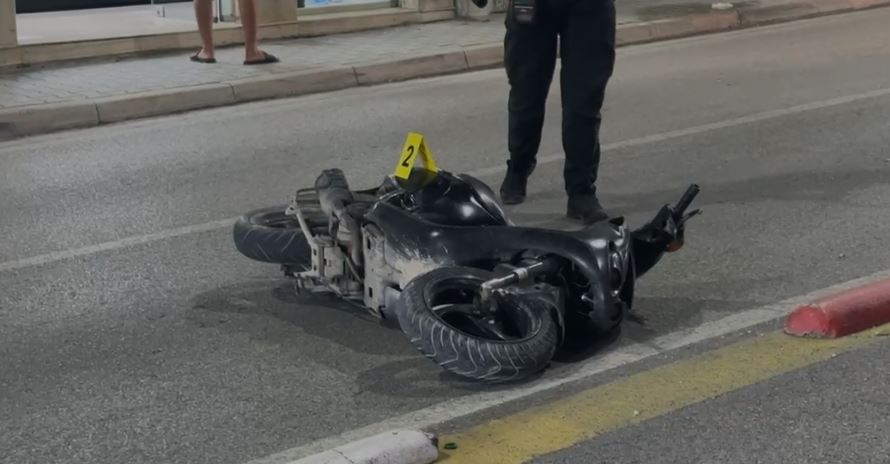 Aksident i rëndë në vend, taksia përplas motorin (Detaje)