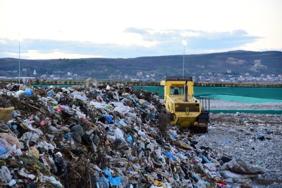“Ndotësi paguan”- BIRN: Ligji i ri për mbetjet sjell kosto shtesë për qytetarët