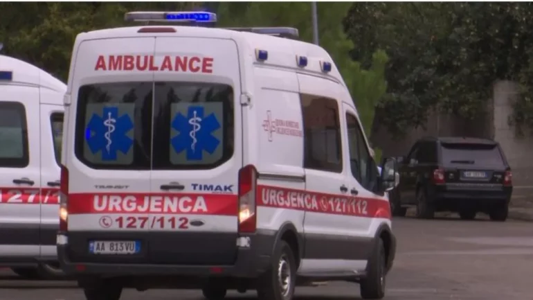 E RËNDË! Një burrë gjendet i vdekur në banesë, dyshohet se…