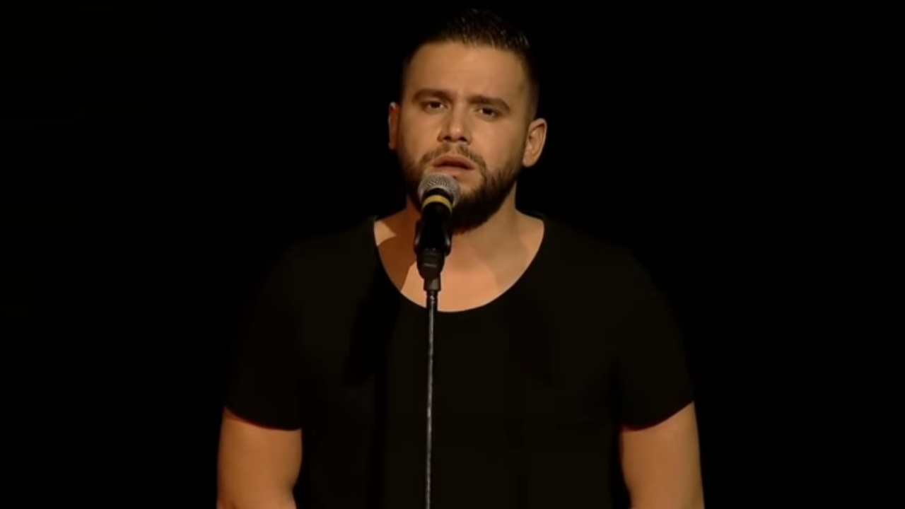 “Si mund ta hedhë dikush në plehra dashurinë?”/ Flori Mumajesi habit me postimin, nxjerr fjalët e Elvana Gjatës: A do që …