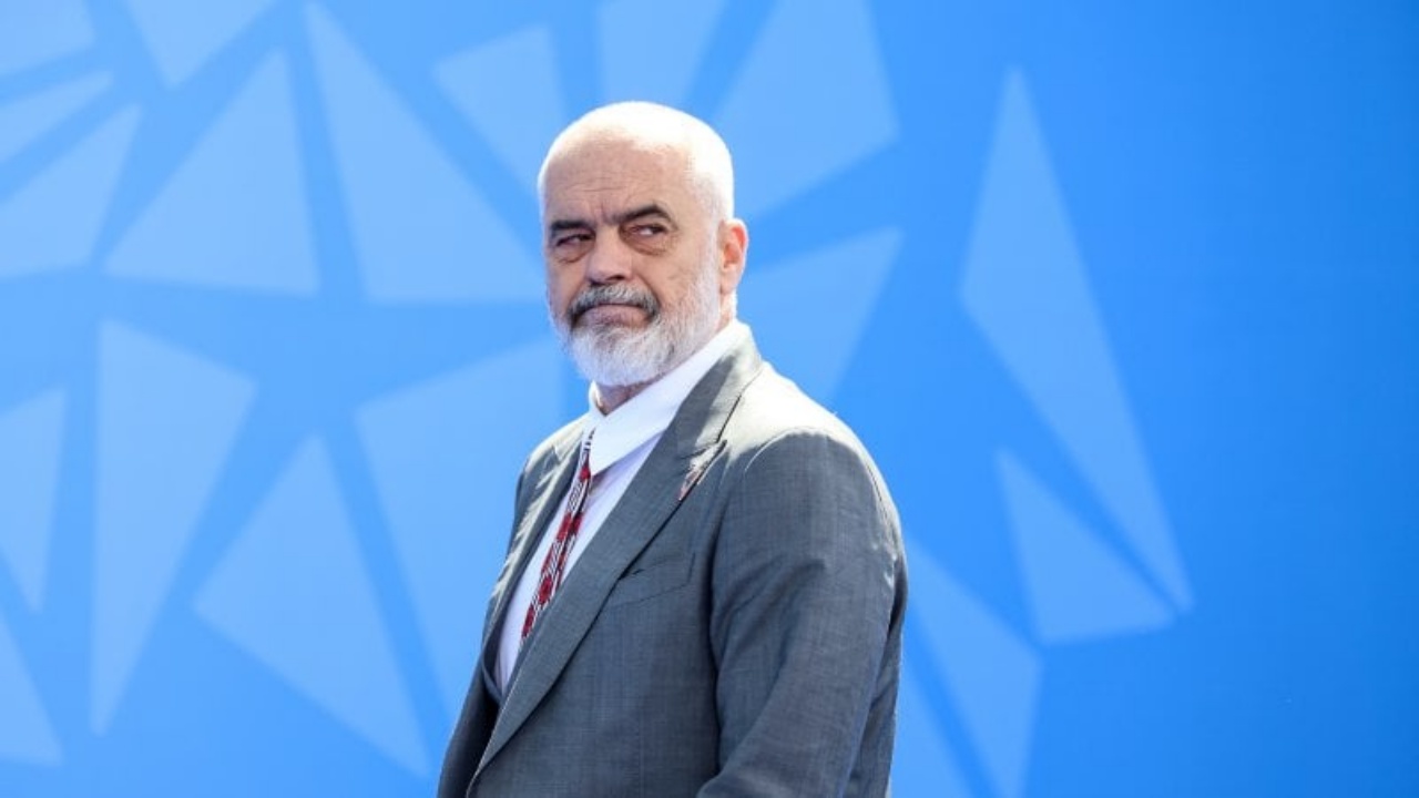 “Një ndërtues në Tiranë…”/ Më kë e ka Rama? Kryeministri: Nuk do marrë më leje ndërtimi