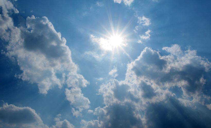 Kthjellime dhe vranësira kalimtare, ja parashikimi i motit për sot dhe sa do të shkojnë temperaturat