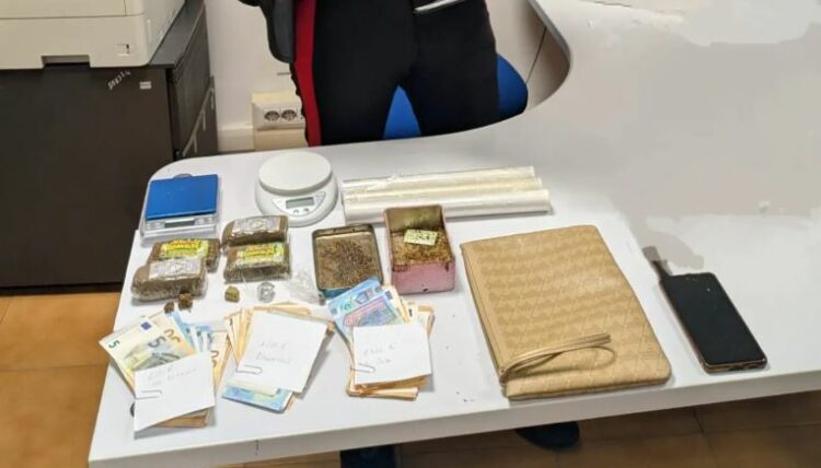 Çmontohet grupi i bandës/ Vihen në pranga, 4 vajza shqiptare gati për të hedhur në treg 61 kg hashash, sekuestrohen…