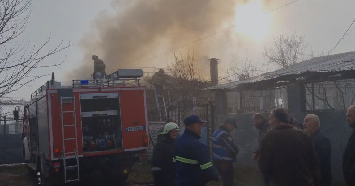 Shkrumbohen dy banesa në Shkodër, digjen edhe dy të tjera! Detajet, si u përfshinë nga flakët