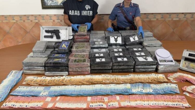 U arrestua pasi i gjetën kokainë me vlerë 16 mln euro, zbulohet identiteti i të riut shqiptar