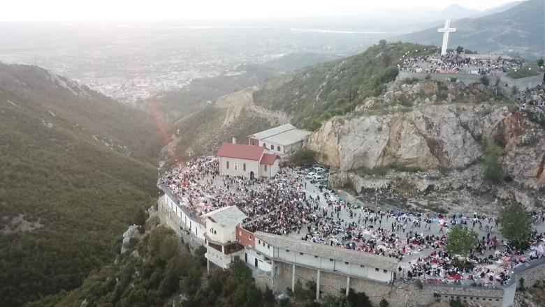 Kjo është MREKULLIA më e madhe që ka ndοdhur në Kishën e Laçit (Video)