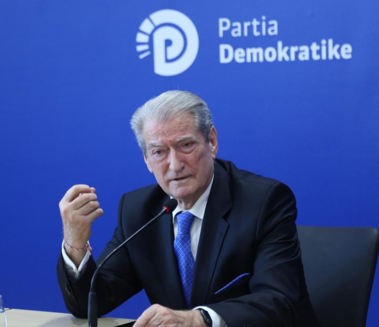 Takimi i Salianjit e Alimehmetit me më të votuarit e primareve dhe 11 Majit, Berisha: Kanë qenë në zyrën time! Askush s’është…