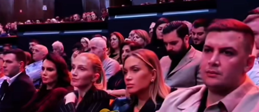 per-here-te-pare-ne-publikisht-lori-hoxha-dhe-bashkeshorti-i-saj-fotografohen-krah-njeri-tjetrit