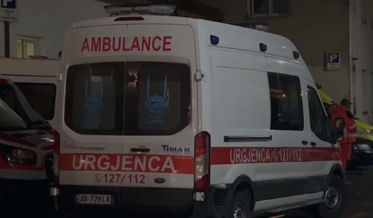 Aksident i rëndë në Unazën e Madhe në Tiranë, përplasen 2 automjete dhe një motor! Humb jetën 38-vjeçari