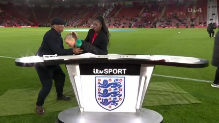 PANIK në fushë/ Moderatorja e sportit humb ndjenjat gjatë transmetimit live, si është gjendja e saj? (VIDEO)